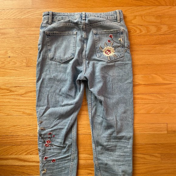 Floral Embroidered Jeans - Picture 4 of 5
